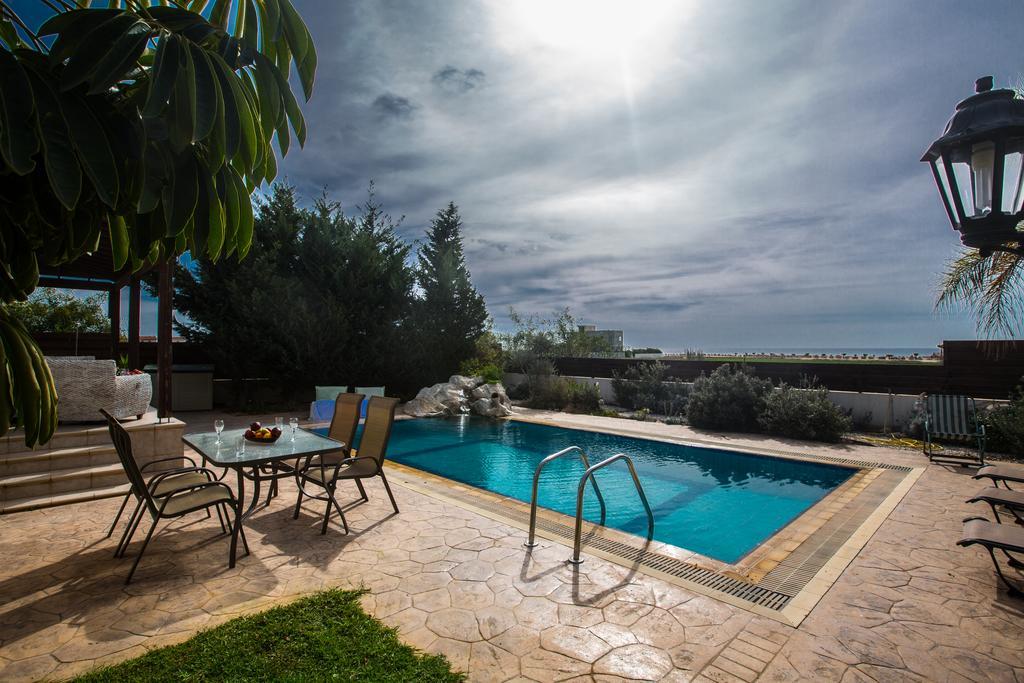 Sunny Coast Villa 아이아 나파 외부 사진