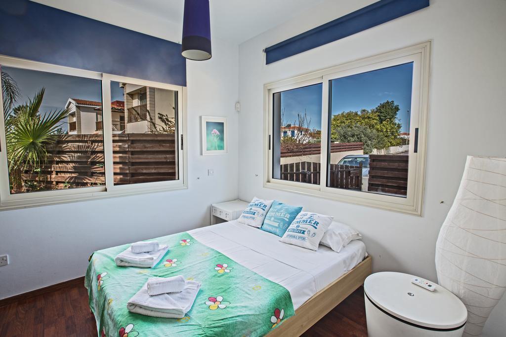 Sunny Coast Villa 아이아 나파 외부 사진