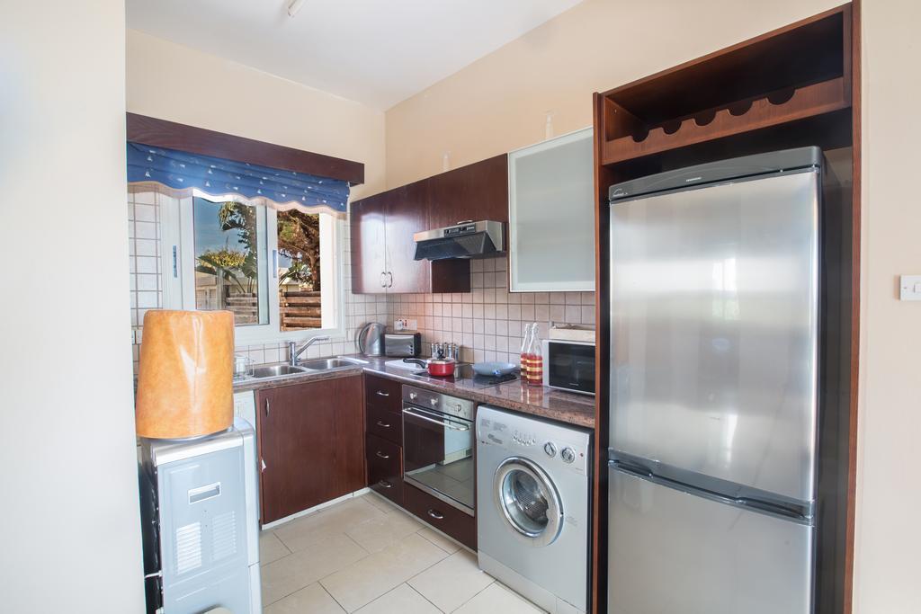 Sunny Coast Villa 아이아 나파 외부 사진