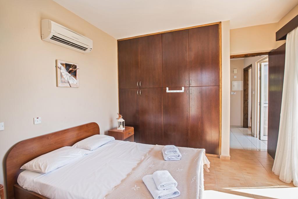 Sunny Coast Villa 아이아 나파 외부 사진